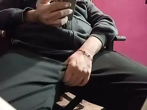 BabyBearMilk online show from April 10, 2026, 1:22 am