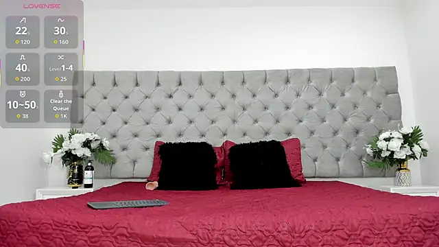 Snapshot of KellyRooss chatting on October 10, 2025, 7:24 pm KellyRooss online show from October 10, 2025, 7:24 pm