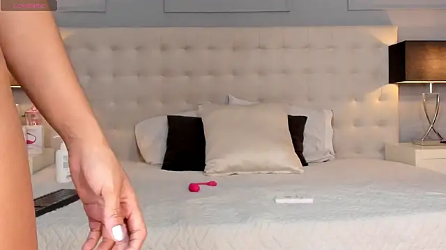 Snapshot of KellyRooss chatting on October 16, 2025, 12:28 pm KellyRooss online show from October 16, 2025, 12:28 pm