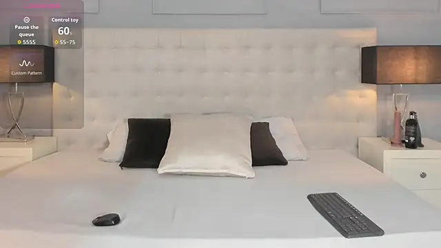 Snapshot of KellyRooss chatting on November 15, 2025, 12:13 pm KellyRooss online show from November 15, 2025, 12:13 pm