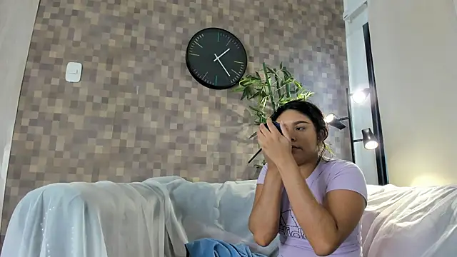 shanon marel online show from November 12, 2025, 12:05 pm