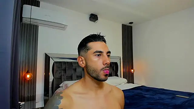 MARC THOMPSON  online show from October 20, 2025, 12:22 am