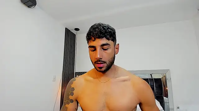 MARC THOMPSON  online show from October 26, 2025, 1:44 am