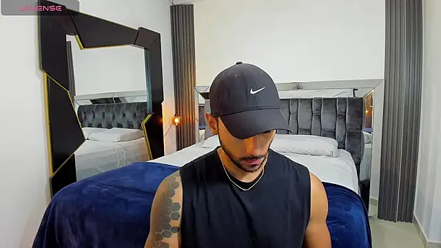 MARC THOMPSON  online show from November 3, 2025, 11:37 pm