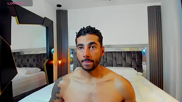 MARC THOMPSON  online show from November 7, 2025, 2:28 pm