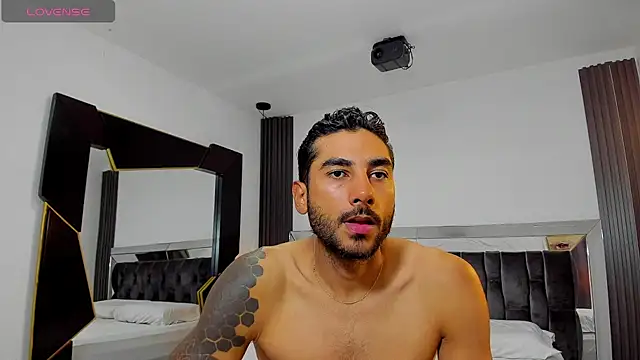 MARC THOMPSON  online show from November 9, 2025, 2:54 am