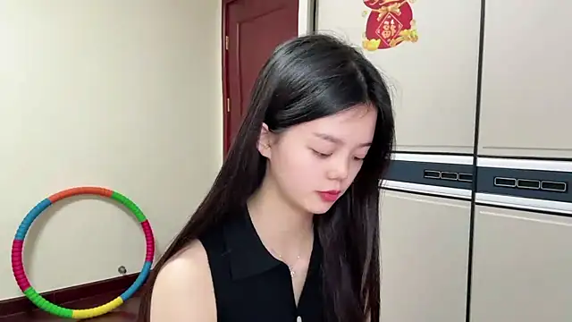 Nicole-13 online show from April 1, 2026, 1:41 pm