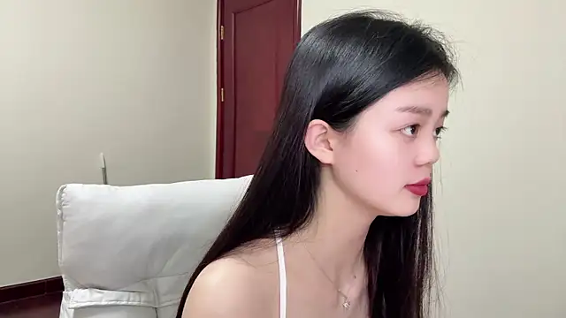 Nicole-13 online show from April 9, 2026, 1:27 pm