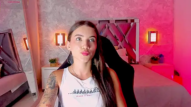 aitana baker  online show from January 9, 2026, 3:42 am