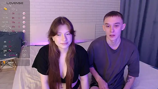 Snapshot of Blushing_couple chatting on September 18, 2025, 9:44 am Blushing couple online show from September 18, 2025, 9:44 am