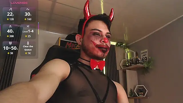 Bastian MCcormick online show from October 31, 2025, 1:01 pm