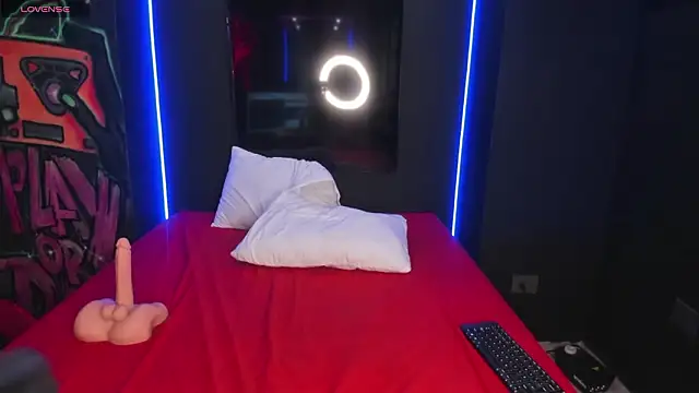 Snapshot of SamanthaaReed chatting on February 11, 2026, 8:19 am SamanthaaReed online show from February 11, 2026, 8:19 am