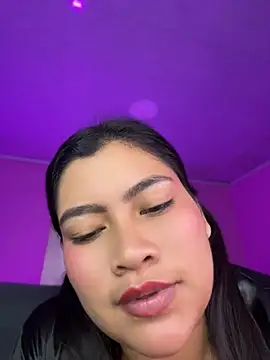 Snapshot of LunaaRosse chatting on July 11, 2026, 2:47 am LunaaRosse online show from July 11, 2026, 2:47 am