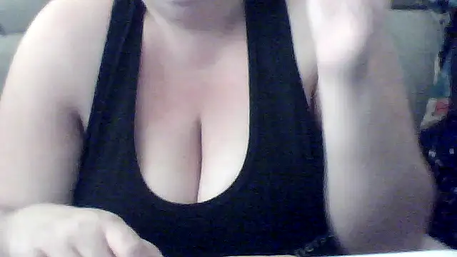 Snapshot of Valendra_ chatting on October 12, 2025, 7:29 am Valendra online show from October 12, 2025, 7:29 am