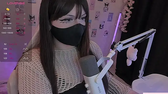 -Nanamin- online show from May 18, 2026, 7:52 pm