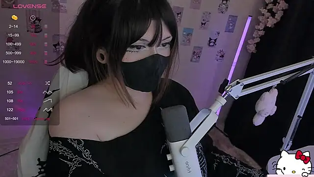 -Nanamin- online show from May 27, 2026, 9:45 pm