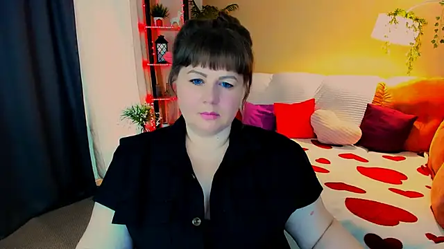 CrystaalStaar online show from April 15, 2026, 11:17 am