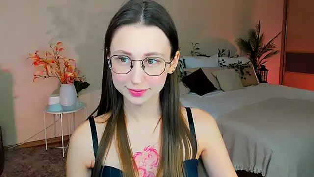 YourLovellyStory online show from November 26, 2025, 9:21 am