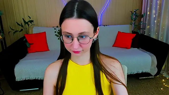 YourLovellyStory online show from April 5, 2026, 4:26 pm