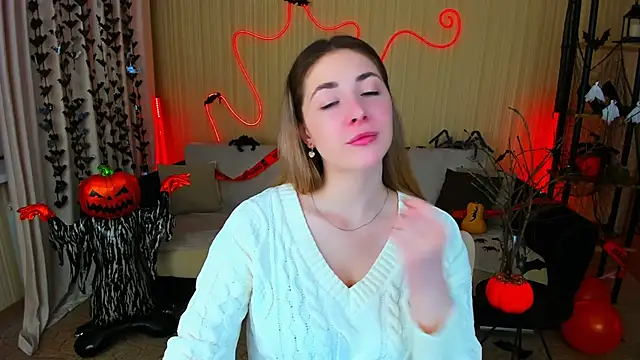 Snapshot of SensitiveSooul chatting on October 28, 2025, 7:27 pm SensitiveSooul online show from October 28, 2025, 7:27 pm