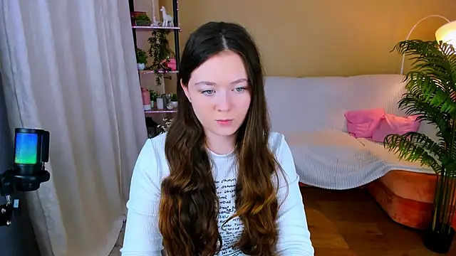 AlluringLookk online show from October 17, 2025, 11:13 am