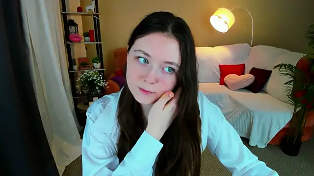 Snapshot of AlluringLookk chatting on February 16, 2026, 6:37 pm AlluringLookk online show from February 16, 2026, 6:37 pm