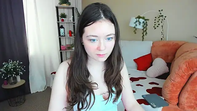 Snapshot of AlluringLookk chatting on June 19, 2026, 9:13 am AlluringLookk online show from June 19, 2026, 9:13 am