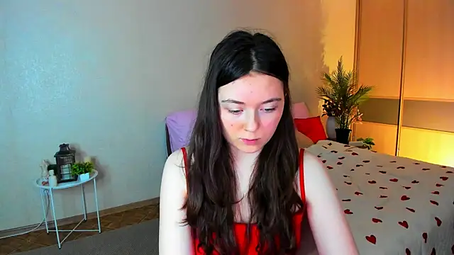 Snapshot of AlluringLookk chatting on July 7, 2026, 6:47 am AlluringLookk online show from July 7, 2026, 6:47 am