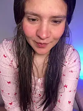 Emilyybennet  online show from July 29, 2026, 2:32 am