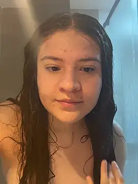 Emilyybennet  online show from August 7, 2026, 1:13 pm