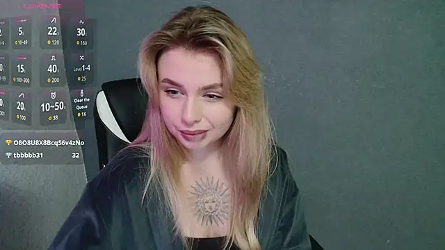 AngelicaHollywood online show from October 22, 2025, 9:03 pm