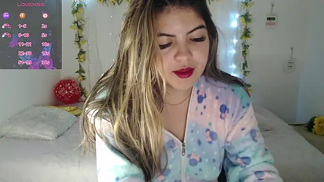 Snapshot of Alisson_5_ chatting on September 24, 2025, 11:13 am Alisson 5 online show from September 24, 2025, 11:13 am