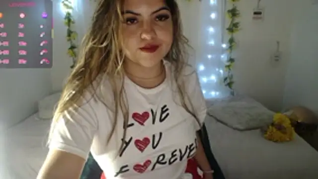 Snapshot of Alisson_5_ chatting on November 3, 2025, 10:16 am Alisson 5 online show from November 3, 2025, 10:16 am