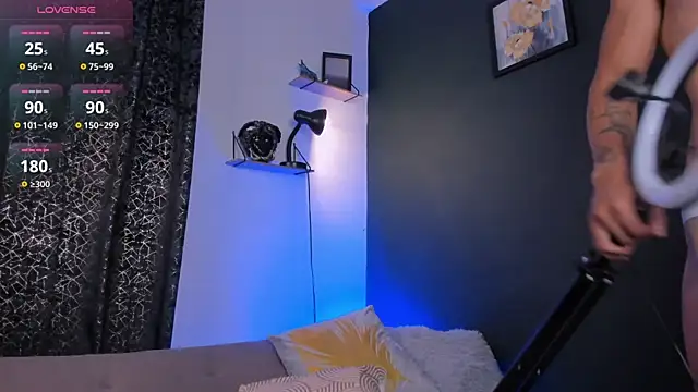 MarkSantozz online show from October 28, 2025, 7:05 pm