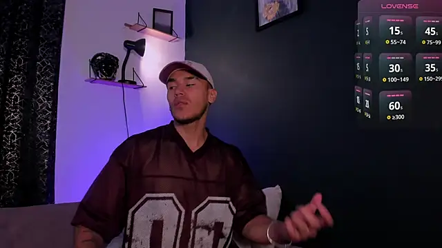 MarkSantozz online show from April 13, 2026, 5:51 pm