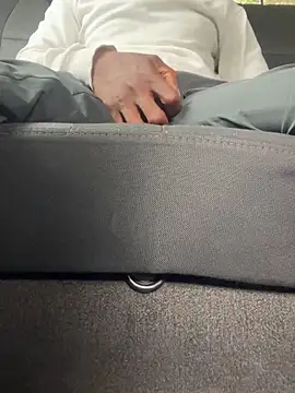 Snapshot of Dickey-B-RSA chatting on November 6, 2025, 6:25 am Dickey-B-RSA online show from November 6, 2025, 6:25 am