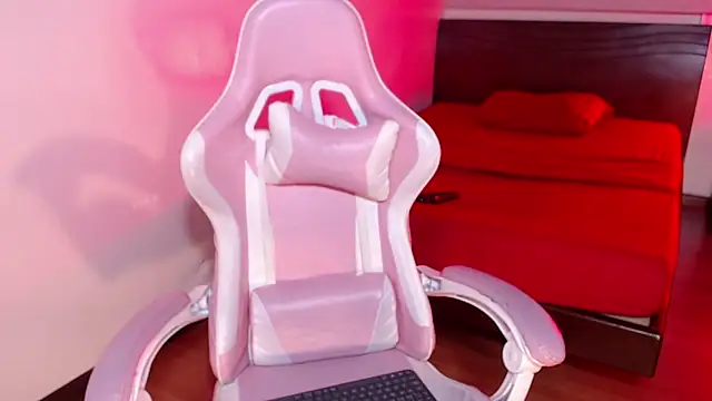 Lia Arellano online show from February 15, 2026, 7:10 pm