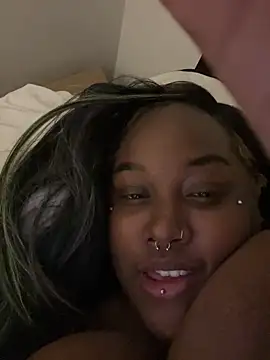 Cocomamii1 online show from February 19, 2026, 4:08 am