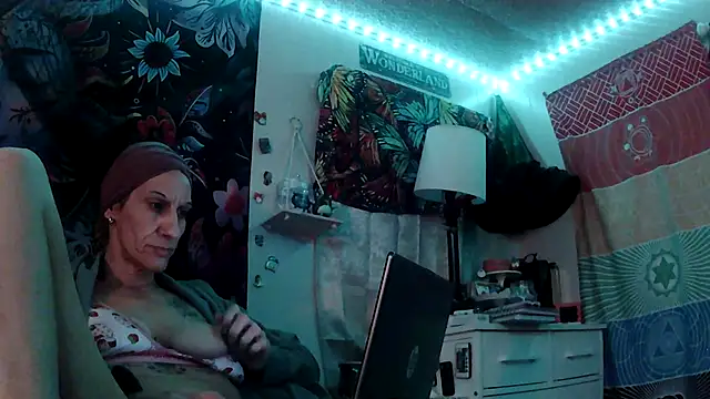 gypsyadventures1 online show from November 22, 2025, 6:45 am