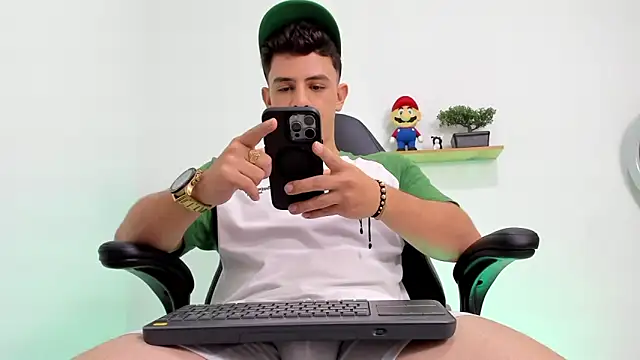 Mikecooper online show from October 24, 2025, 4:53 am