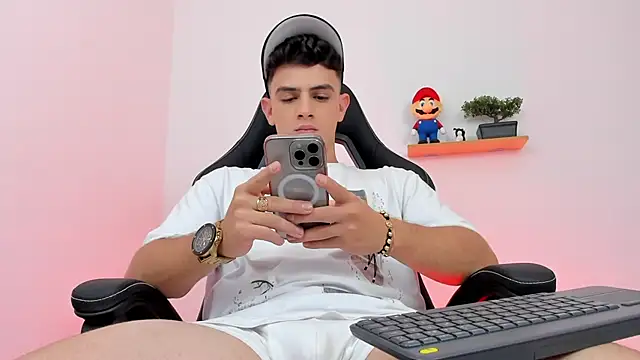 Mikecooper online show from February 17, 2026, 3:47 am