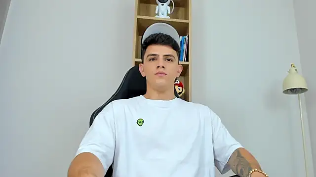 Mikecooper online show from April 17, 2026, 5:32 am