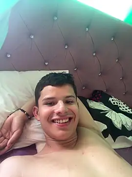 Snapshot of Tused11 chatting on October 6, 2025, 4:48 pm Tused11 online show from October 6, 2025, 4:48 pm