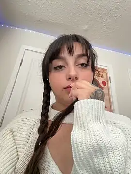 Snapshot of CharmingMaddie chatting on September 19, 2025, 4:51 pm CharmingMaddie online show from September 19, 2025, 4:51 pm