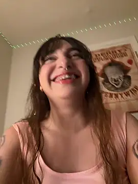 Snapshot of CharmingMaddie chatting on September 24, 2025, 3:32 am CharmingMaddie online show from September 24, 2025, 3:32 am