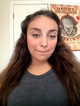 CharmingMaddie online show from October 4, 2025, 4:27 pm