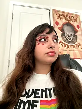 CharmingMaddie online show from October 10, 2025, 5:12 pm