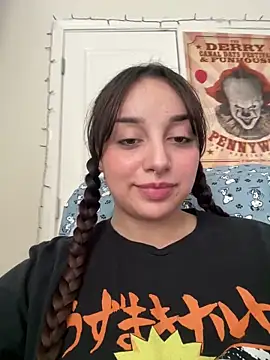 CharmingMaddie online show from February 11, 2026, 5:29 pm