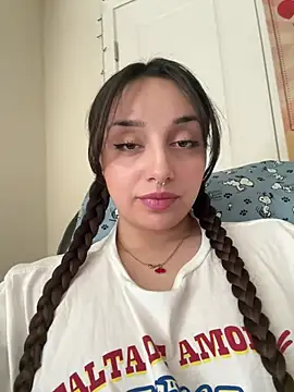 CharmingMaddie online show from April 7, 2026, 4:51 pm