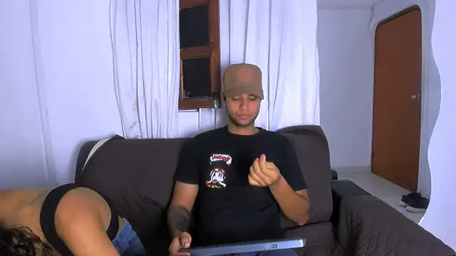 Snapshot of bamby_kitty chatting on November 8, 2025, 4:45 am bamby kitty online show from November 8, 2025, 4:45 am